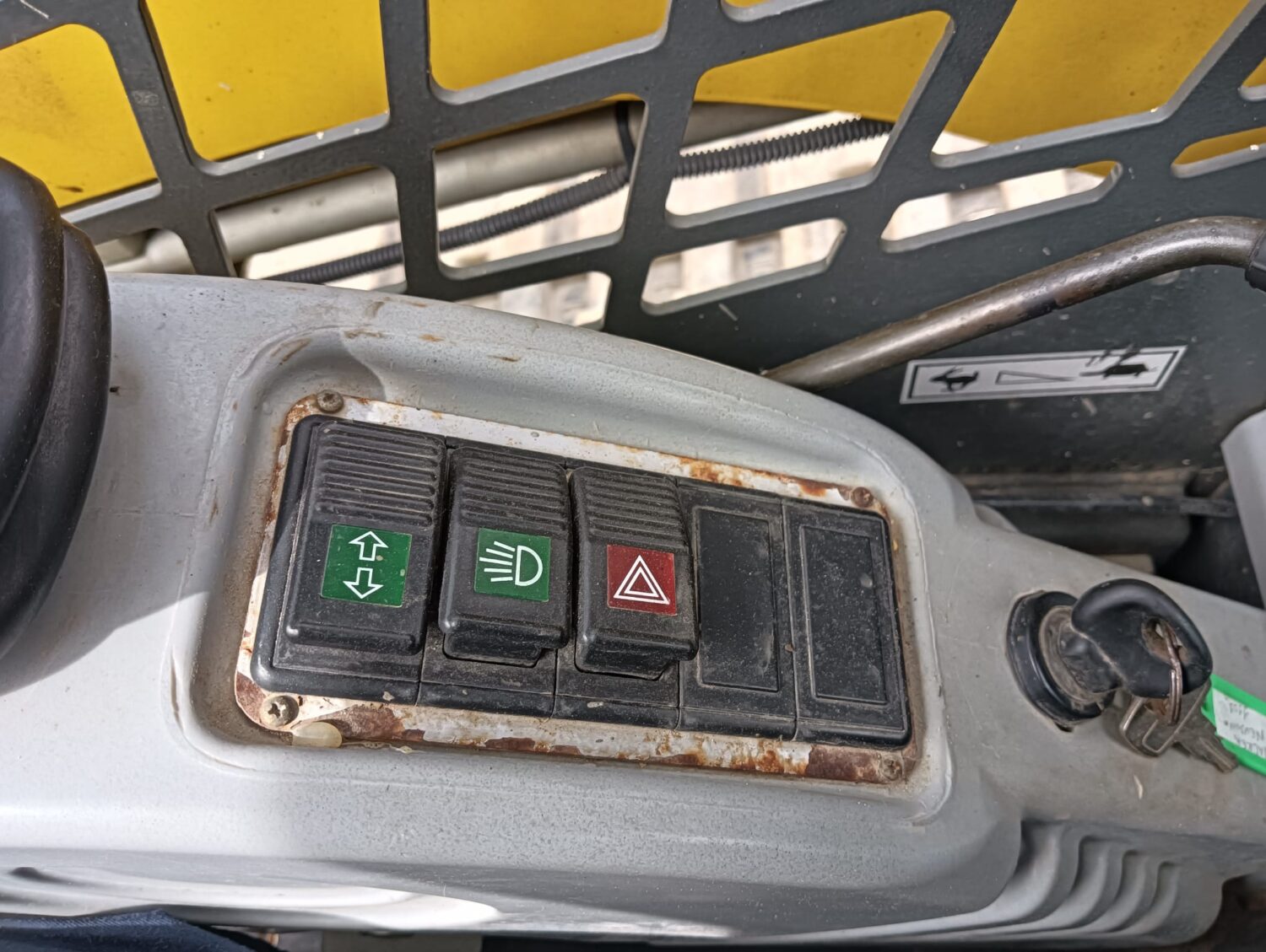 1713204494130