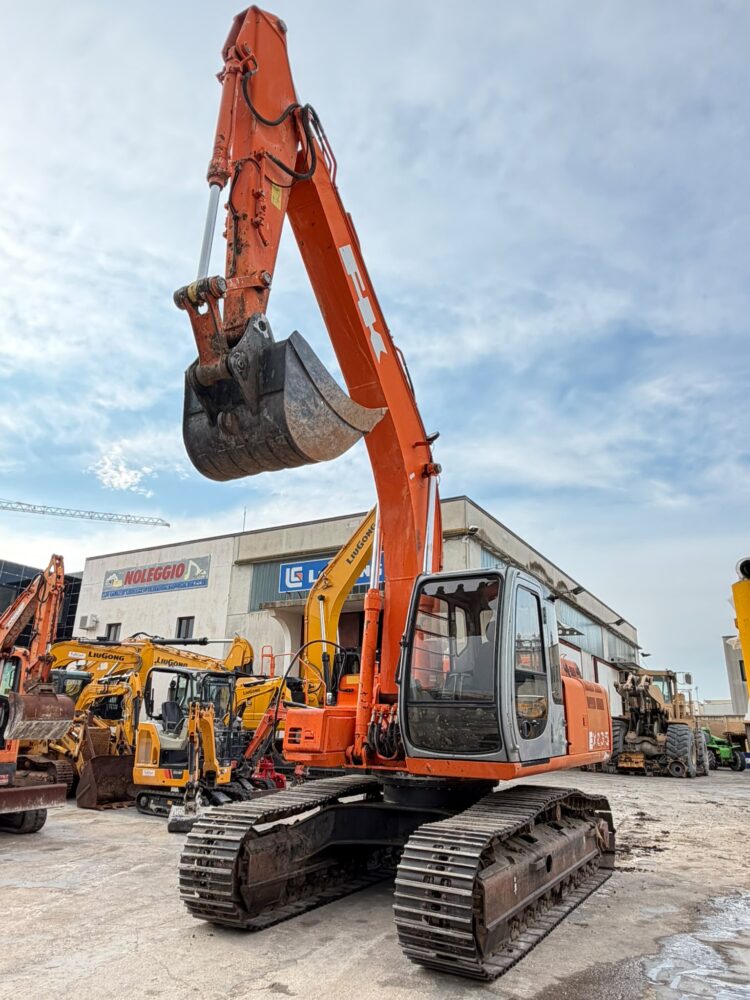 Escavatore Usato 235 Quintali – Fiat Kobelco EX235 2003